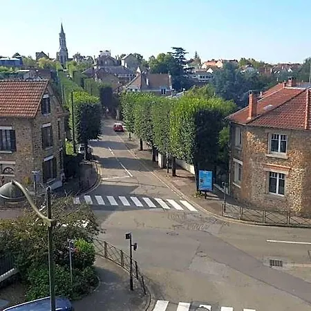 Hotel F2 35-44m2 9 Mins Voiture Chateau 4pers 1ch+sejour Le Chesnay (Yvelines)