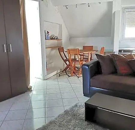 F2 35-44m2 9 Mins Voiture Chateau 4pers 1ch+sejour Apartment Le Chesnay (Yvelines)