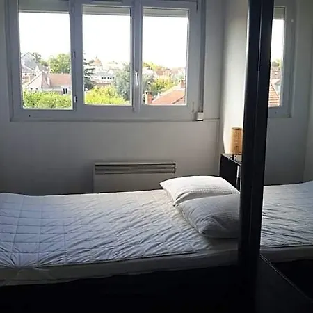 Hotel F2 35-44m2 9 Mins Voiture Chateau 4pers 1ch+sejour 4*